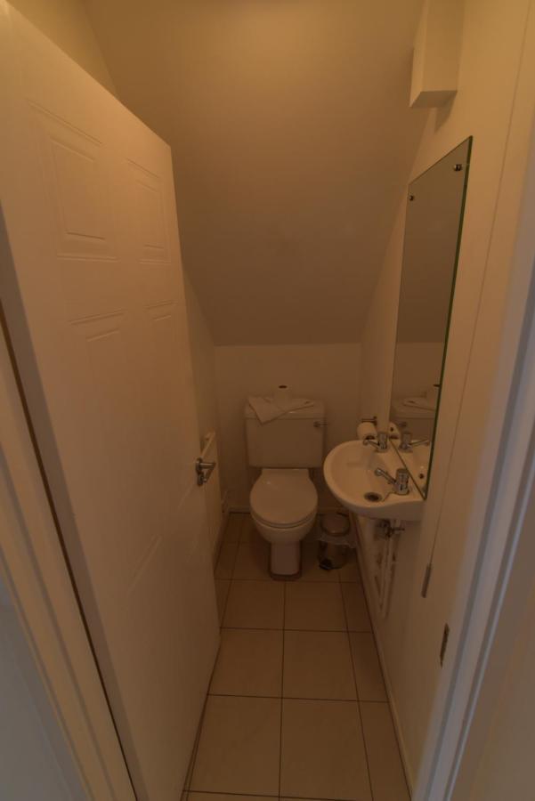 Apartment With Allocated Parking And Patio *