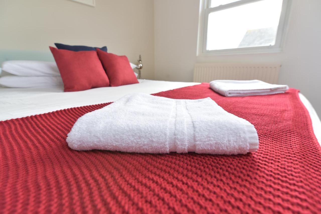 With Allocated Parking And Patio Apartment Brighton