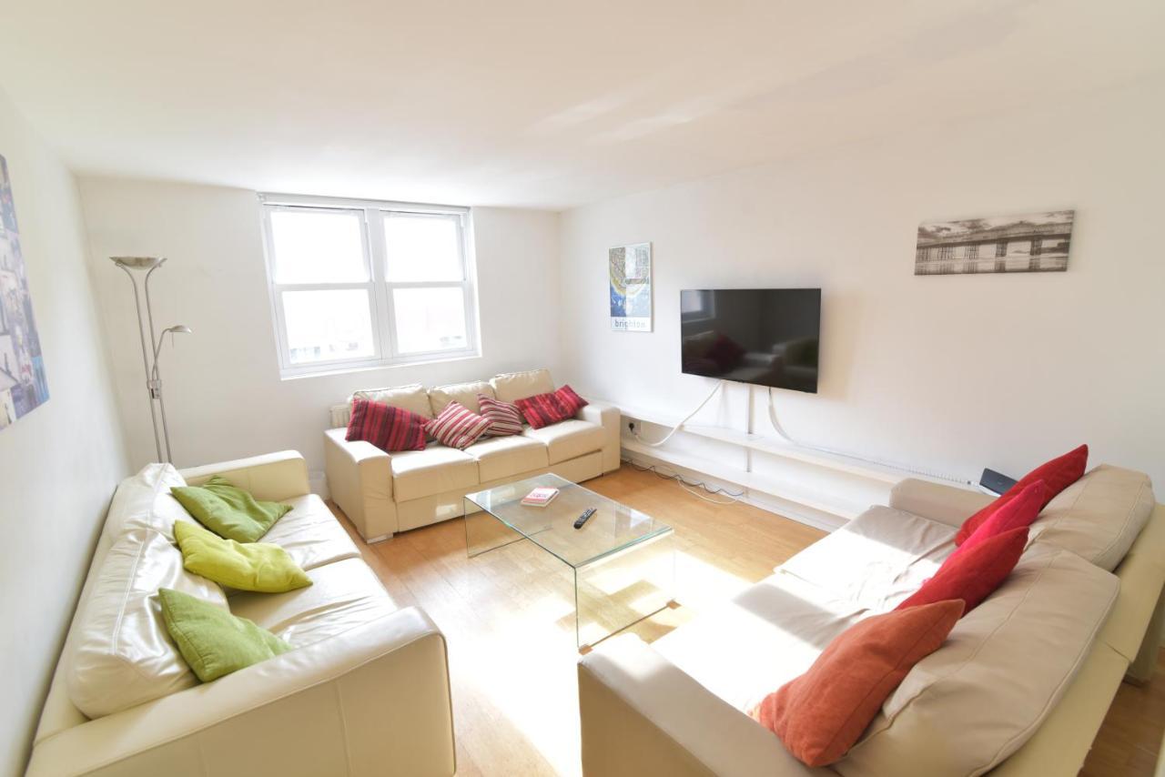With Allocated Parking And Patio Apartment *