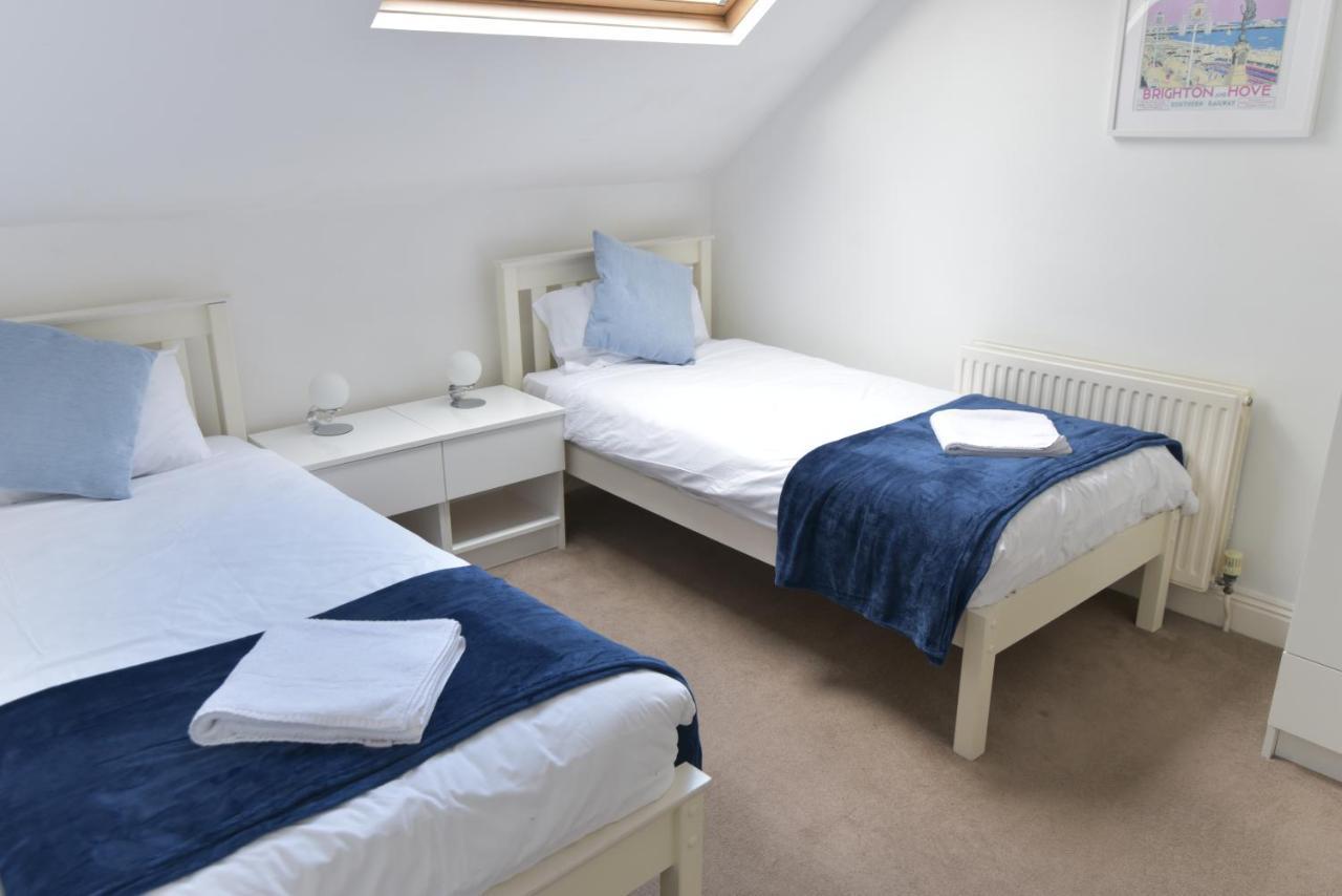 With Allocated Parking And Patio Apartment Brighton